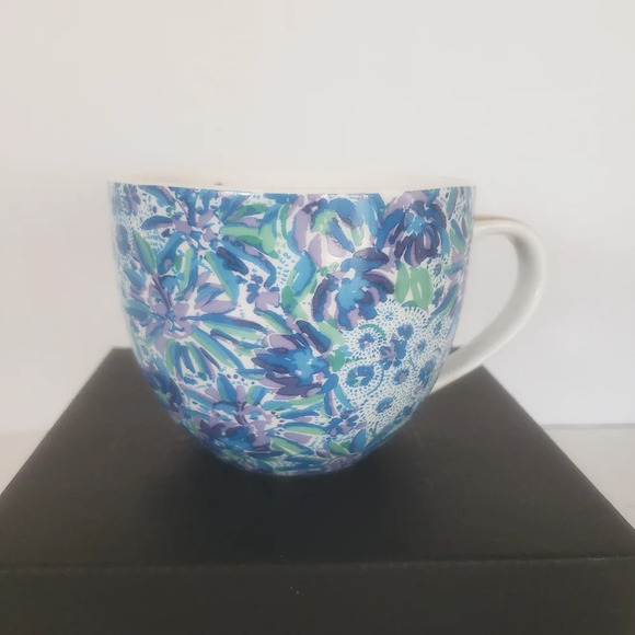 Lilly Pulitzer 19 oz Blue/Purple Ceramic Coffee  Mug. - Picture 2 of 6